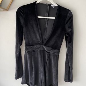 Longsleeve Velvet Romper size S